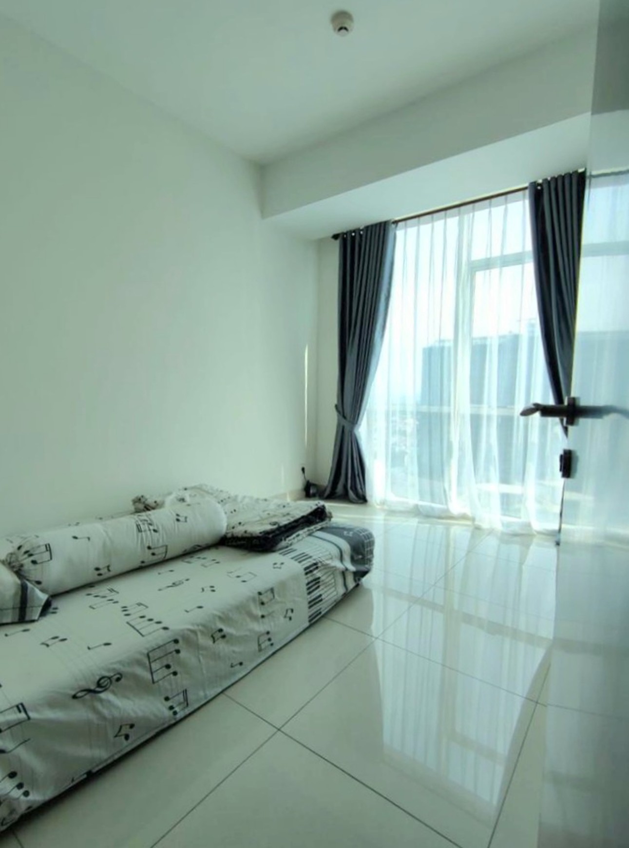 Harga super spesial! Apartemen The Kensington Tower Clifford, Kelapa Gading 