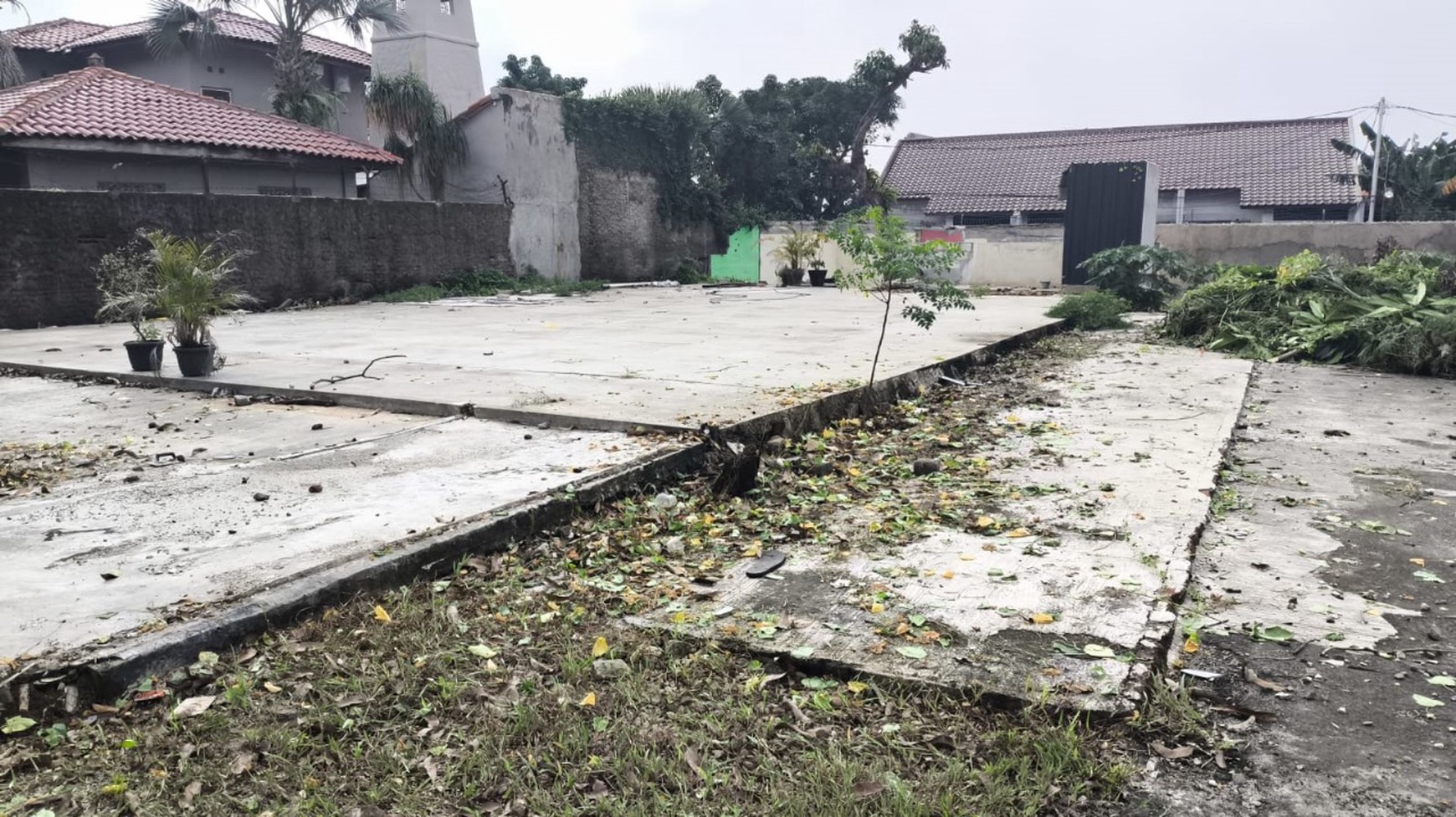 Kavling Luas di Jl H Adam Malik, Kreo Selatan, Larangan, Tangerang. Tiga Menit dari Halte TJ Petukangan D'MASIV