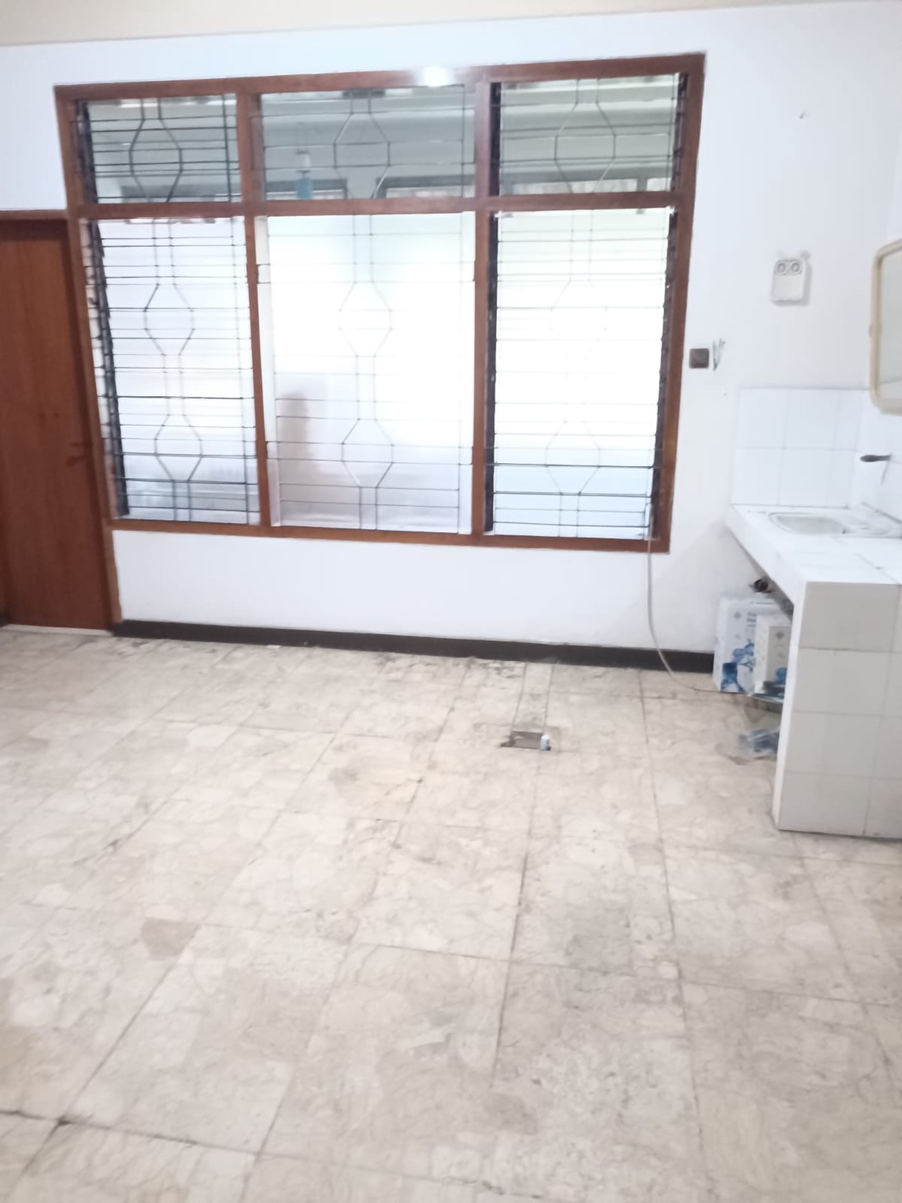 Dijual Rumah 2 lantai di Klampis Indah