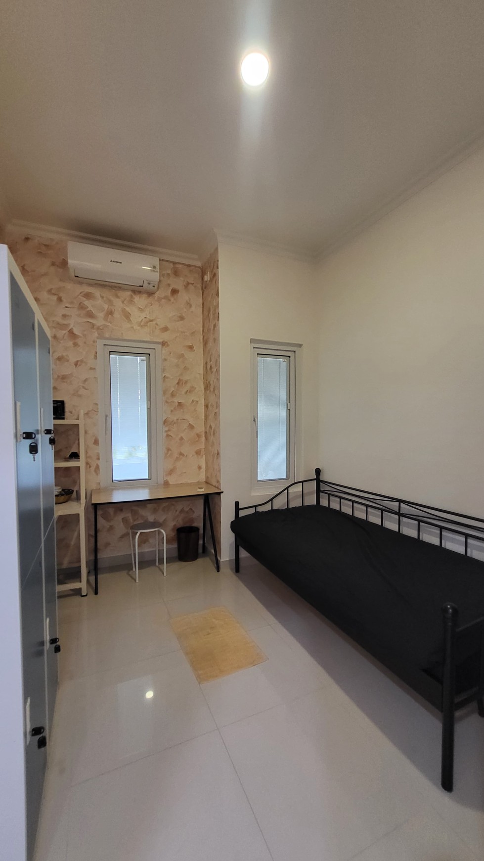 Rumah Full Renovasi Siap Huni di Serpong Park Dekat Tol