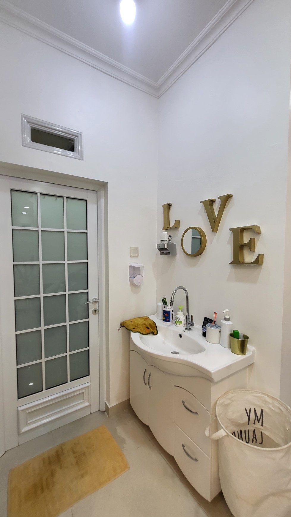 Rumah Full Renovasi Siap Huni di Serpong Park Dekat Tol