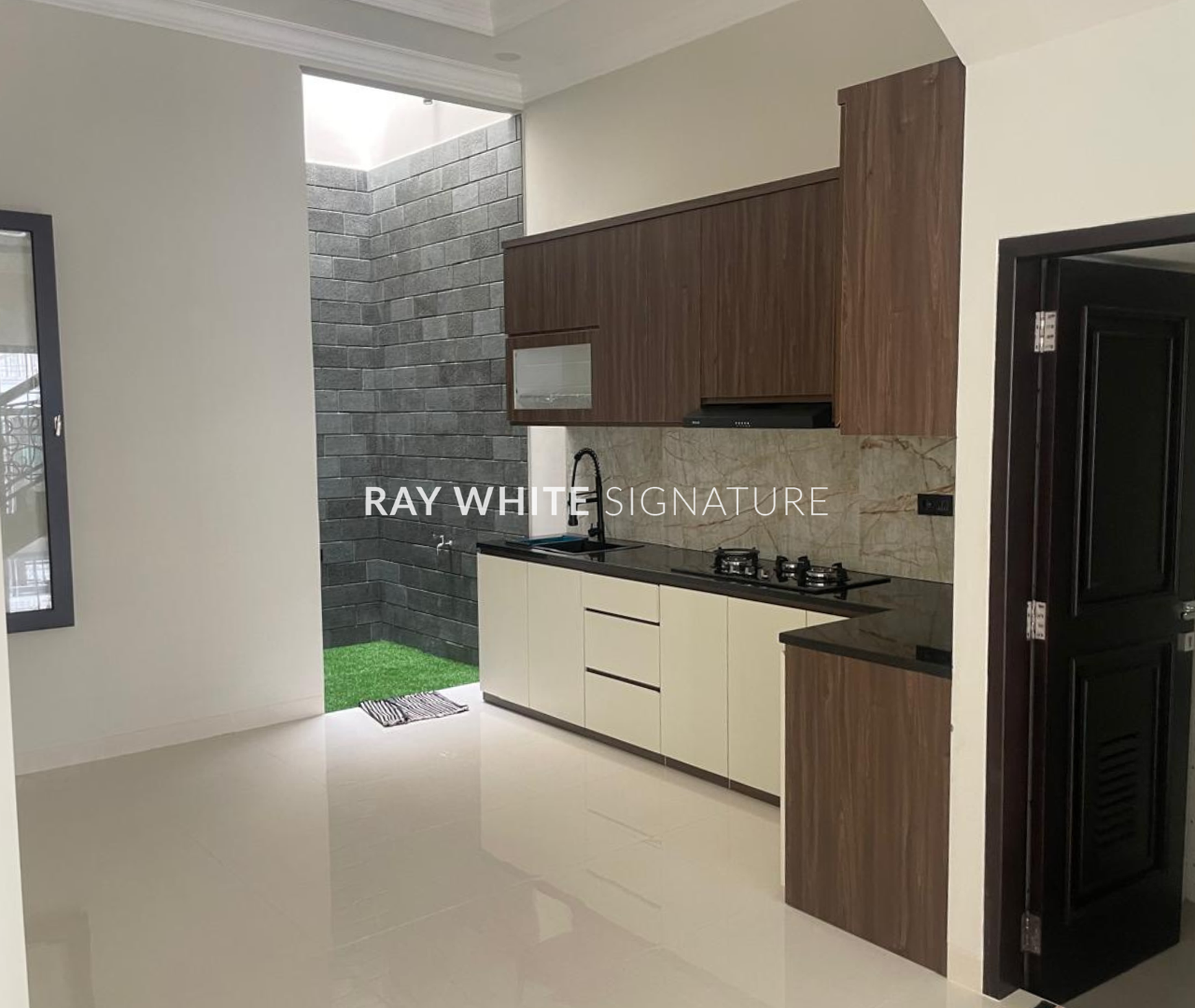 Di Jual Rumah Baru Luxury di Area Nyaman Jl Kejaksaan, Pondok Bambu