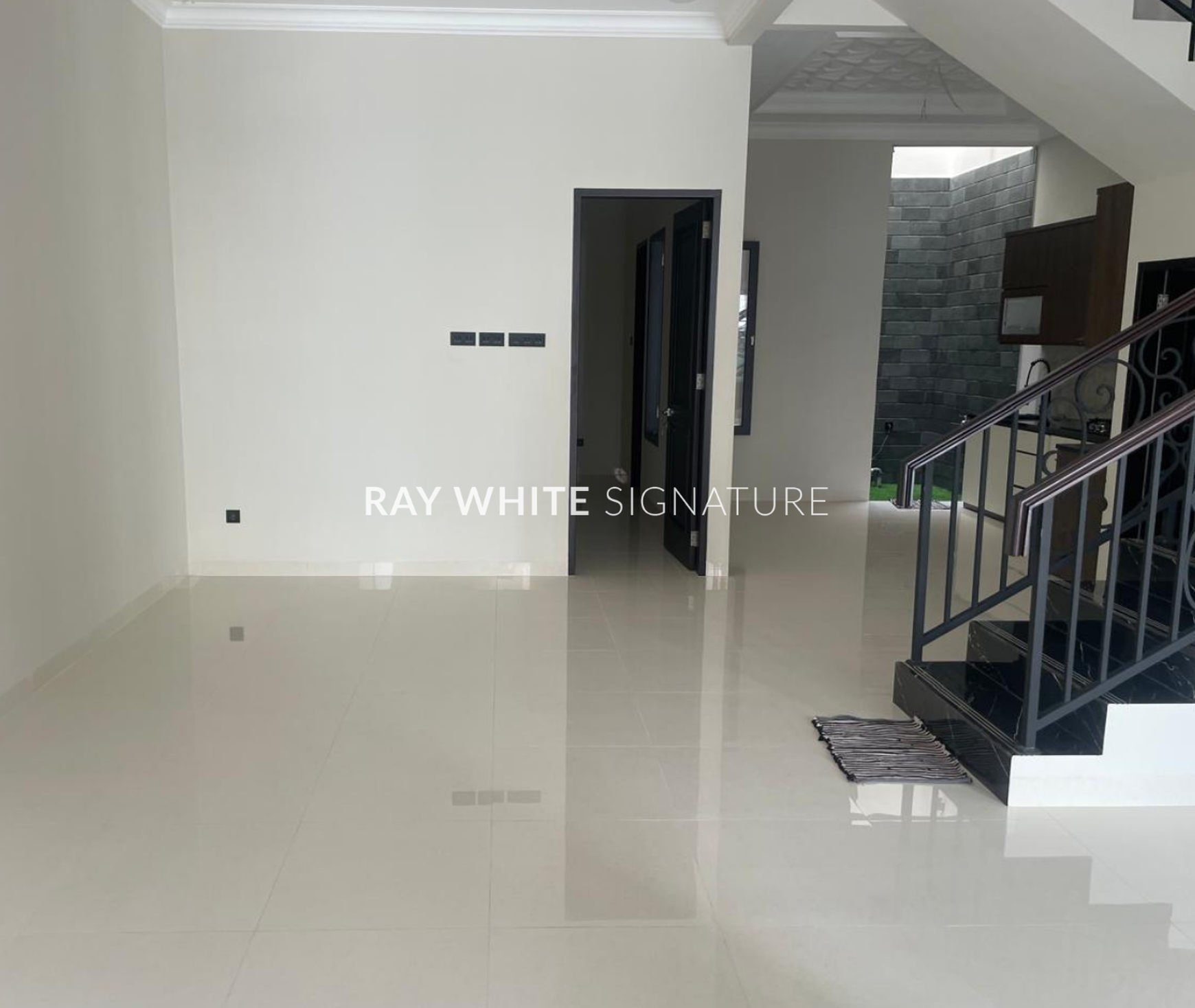 Di Jual Rumah Baru Luxury di Area Nyaman Jl Kejaksaan, Pondok Bambu