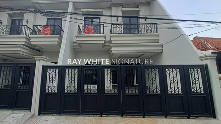 Di Jual Rumah Baru Luxury di Area Nyaman Jl Kejaksaan, Pondok Bambu 
