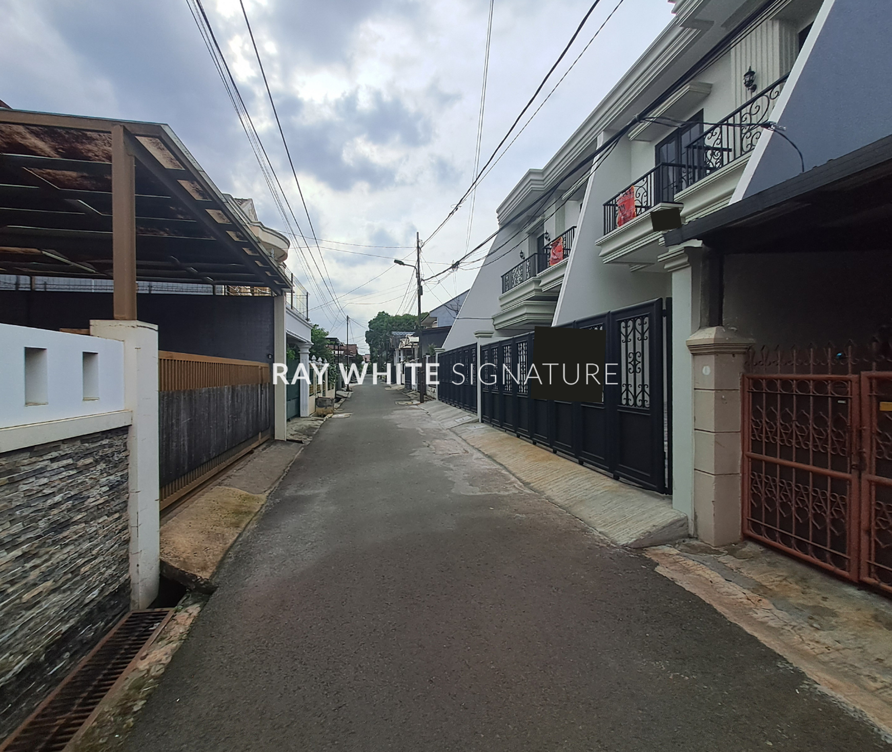 Di Jual Rumah Baru Luxury di Area Nyaman Jl Kejaksaan, Pondok Bambu