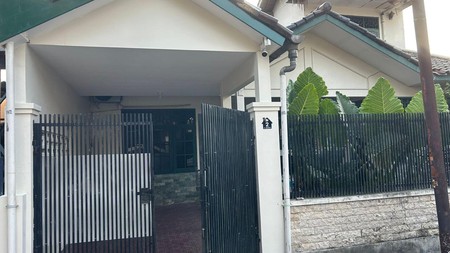 Dijual cepat rumah dekat stasiun MRT cocok untuk hunian atau kos-kosan