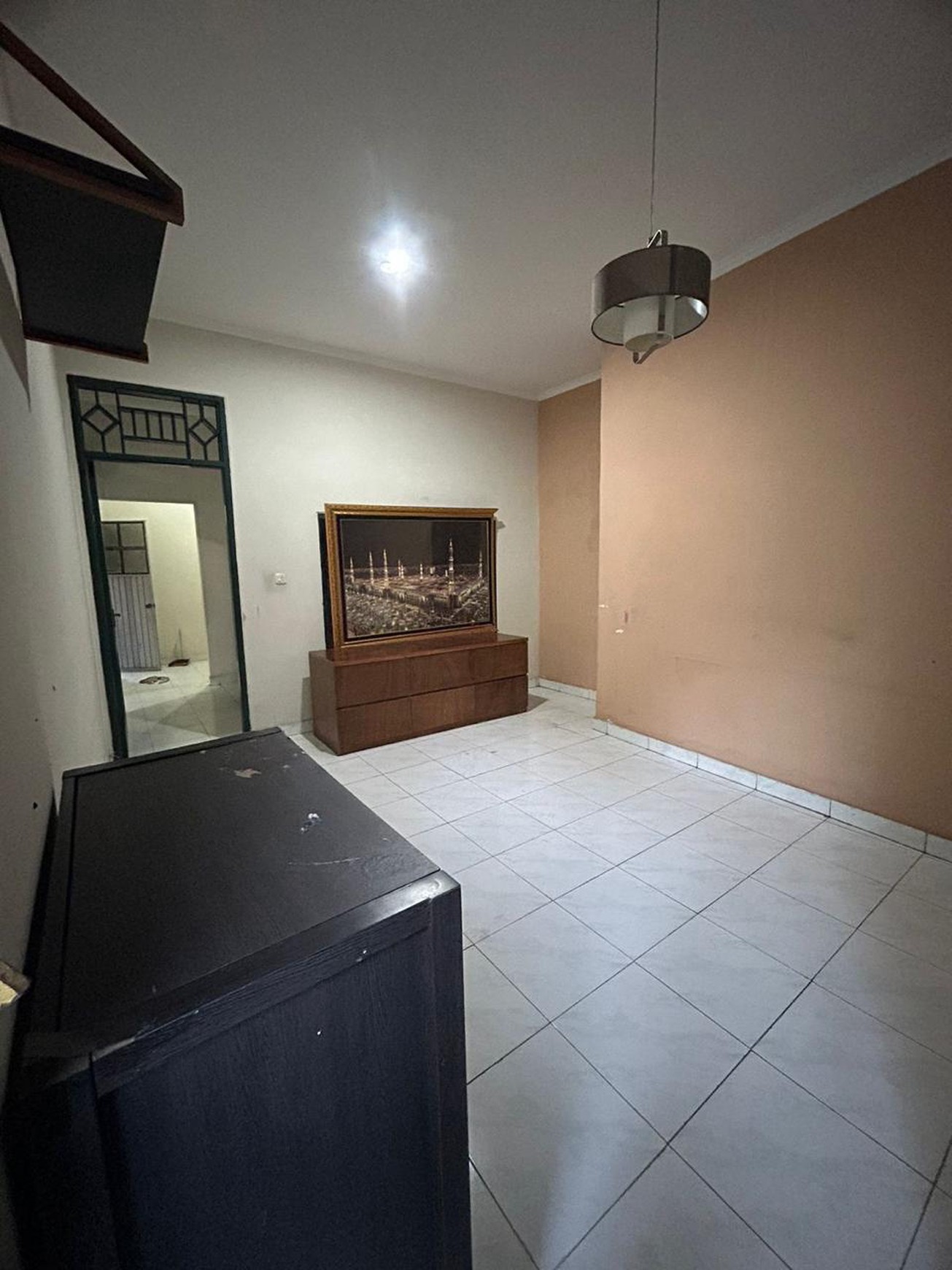 Dijual cepat rumah dekat stasiun MRT cocok untuk hunian atau kos-kosan
