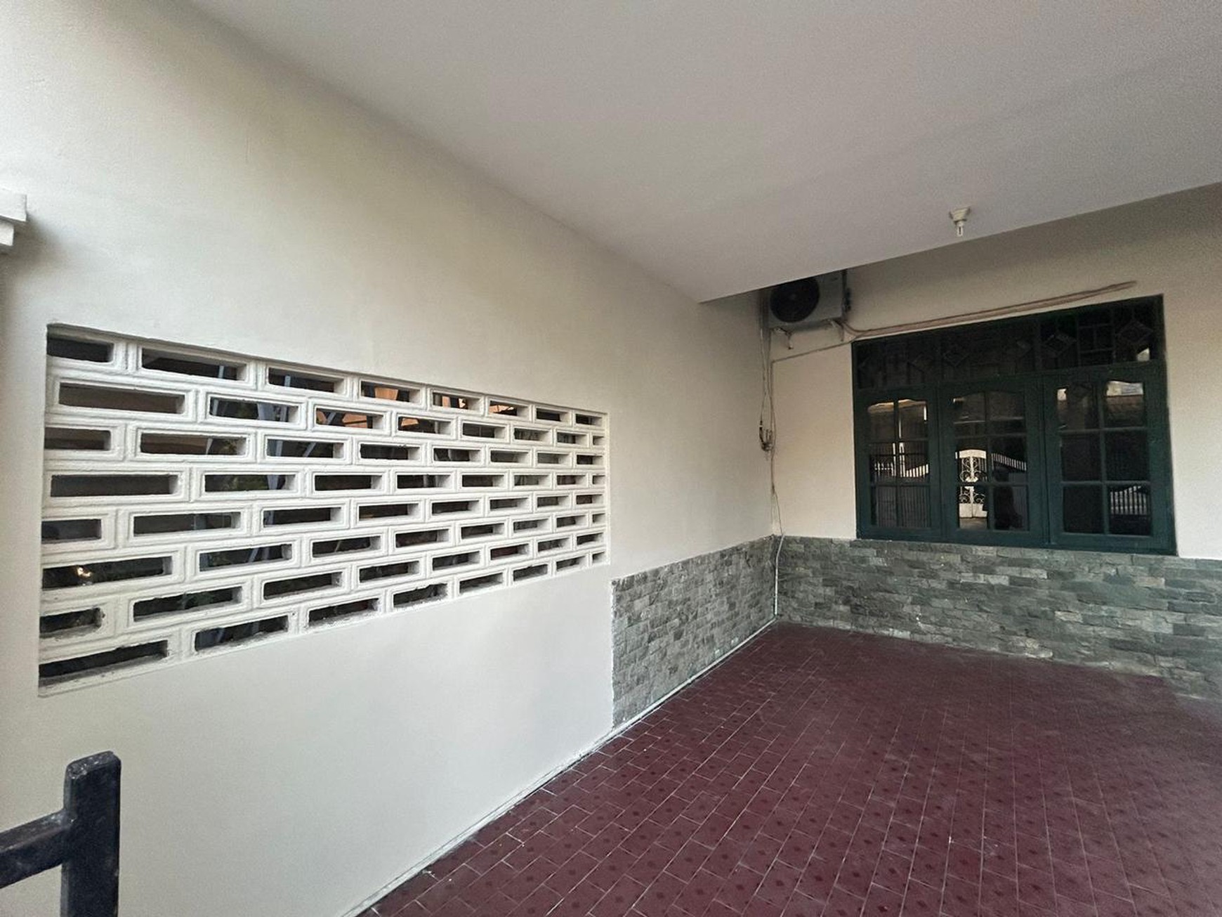 Dijual cepat rumah dekat stasiun MRT cocok untuk hunian atau kos-kosan