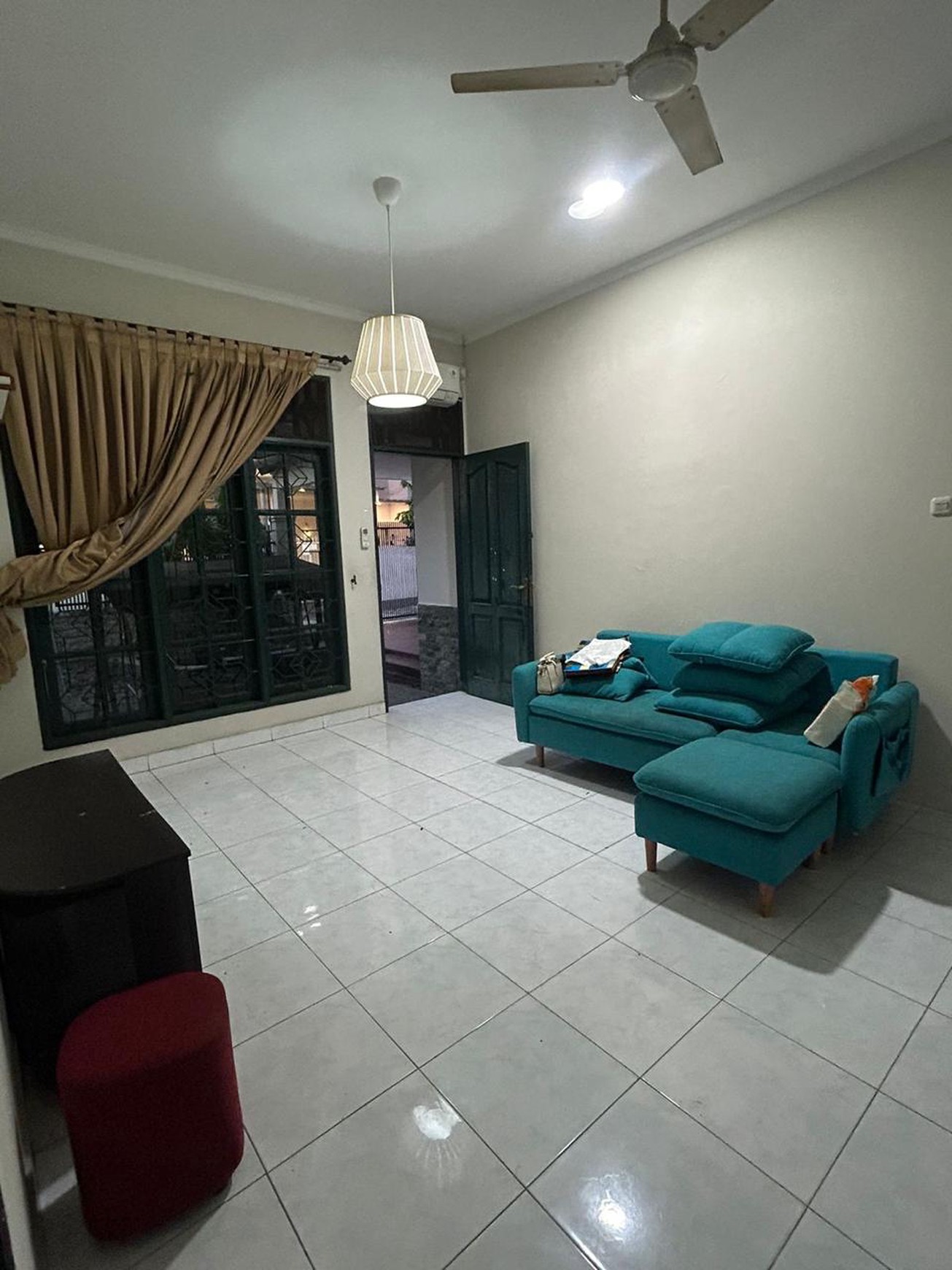 Dijual cepat rumah dekat stasiun MRT cocok untuk hunian atau kos-kosan