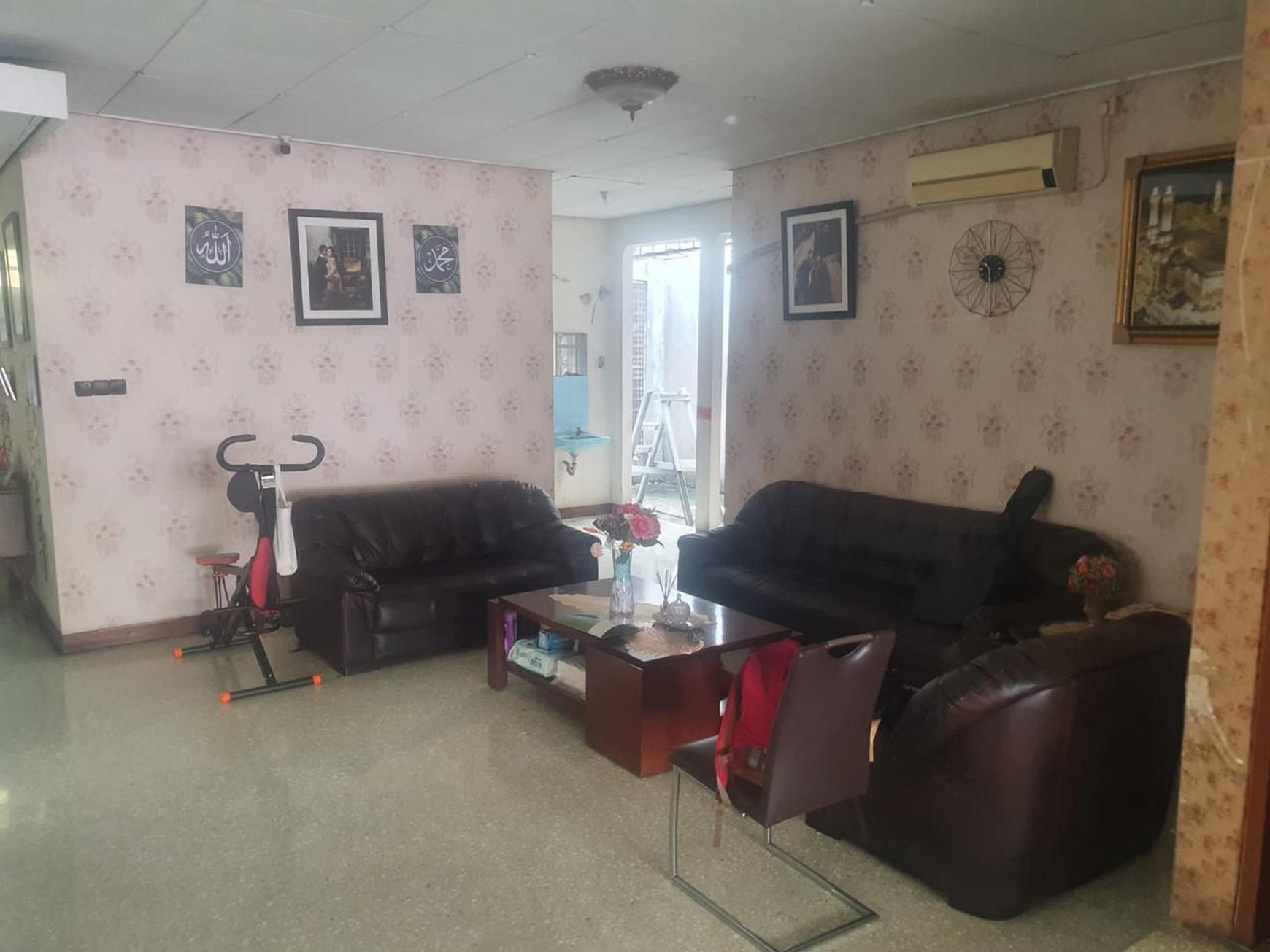 Dijual cepat rumah dibawah harga pasar di lebak lestari