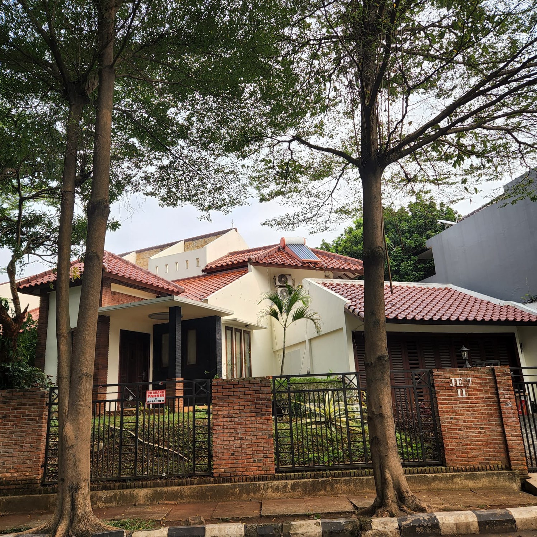 Di Jual Rumah Luas di Bintaro Siap Huni KM 5 KT 4 @Sektor 9
