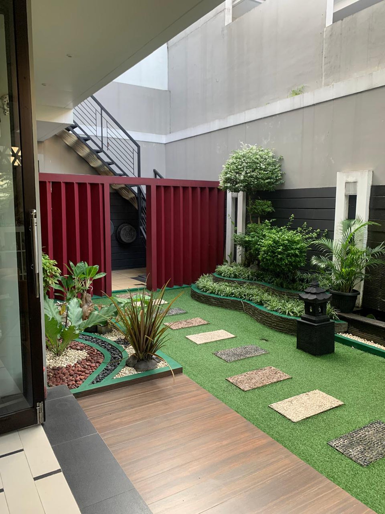 Banting harga. Rumah mewah dengan pool The Green Blossom Ville, BSD