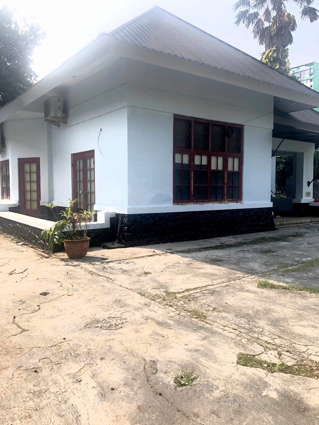 Disewakan Rumah Klasik Terawat di Area Menteng Cocok untuk Kantor