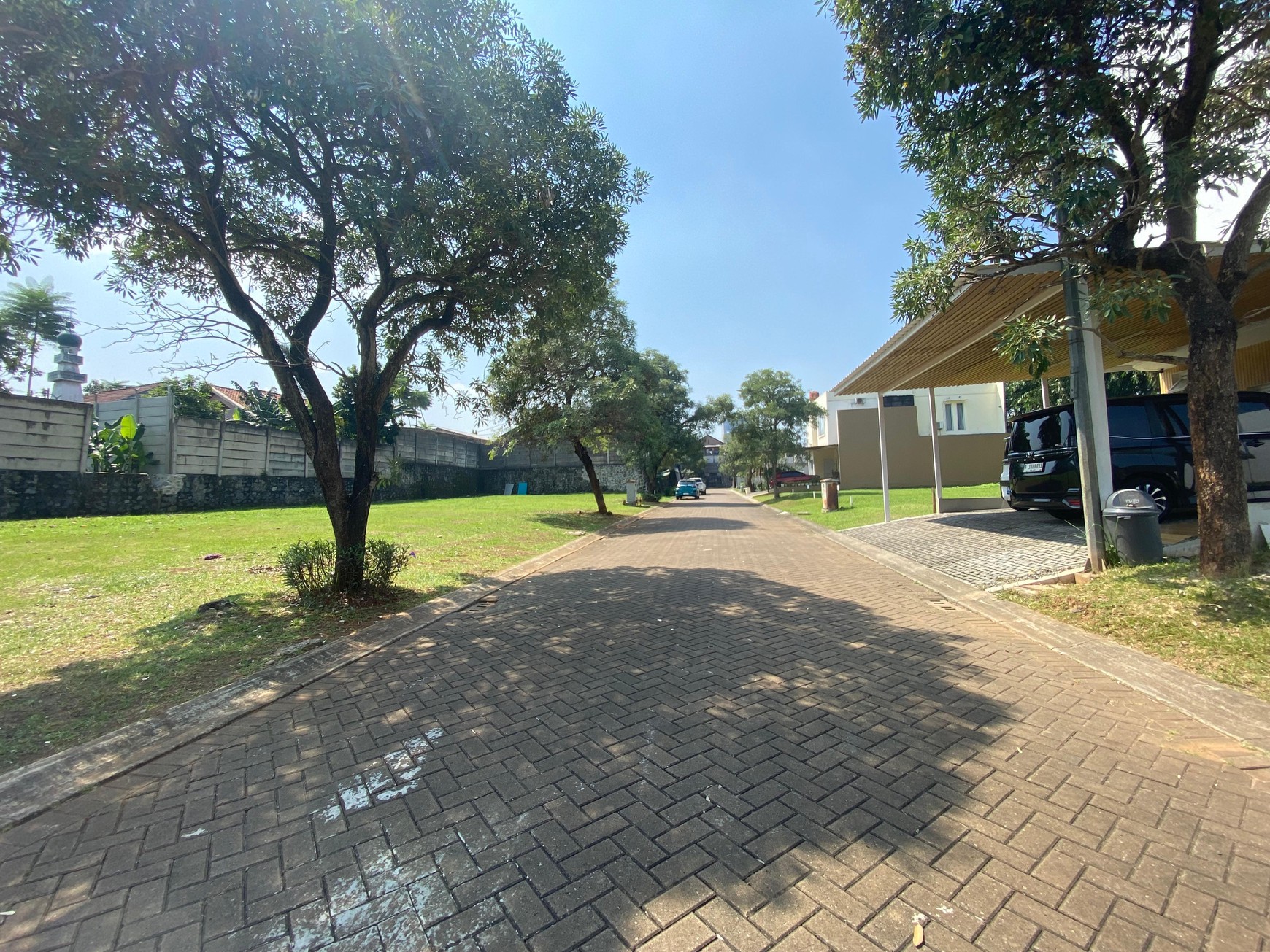 Kavling siap bangun dengan lingkungan yang Elit di Discovery  Bintaro