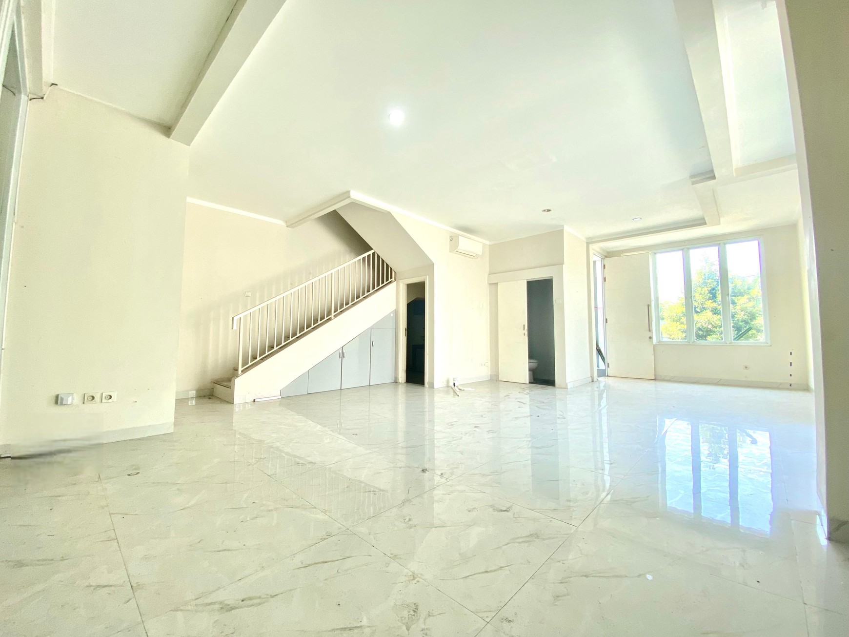 Hunian Eksklusif dengan Kolam Renang Pribadi di Discovery Bintaro 