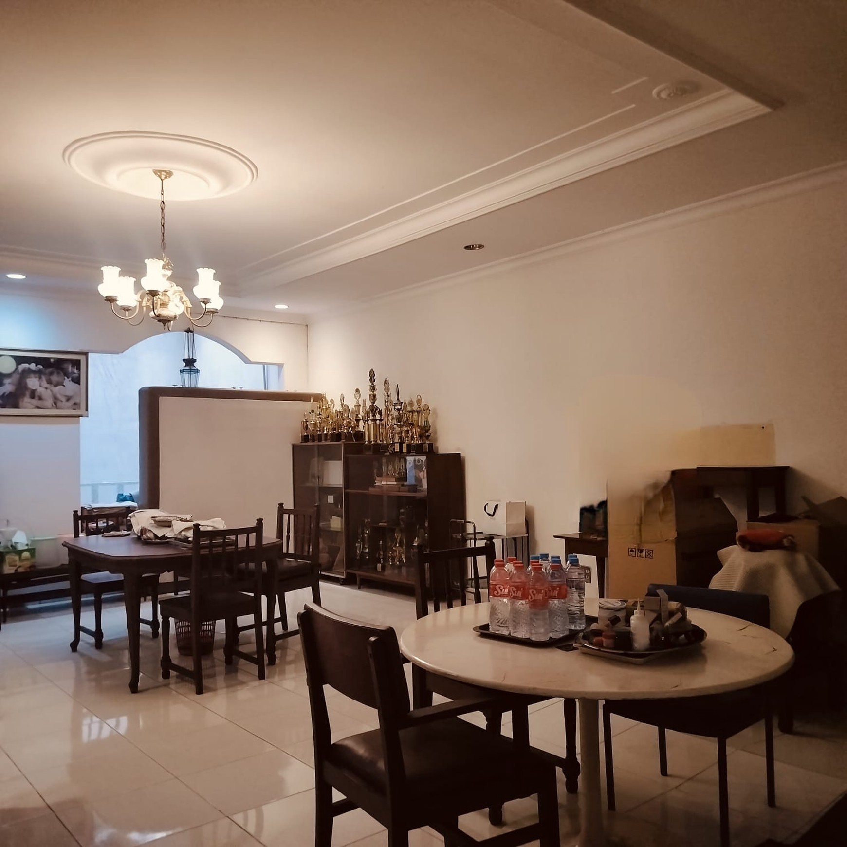 Rumah 300 m2 di kawasan Elit Menteng, terawat, bentuk tanah kotak, hanya 5 menit ke Bundaran HI
