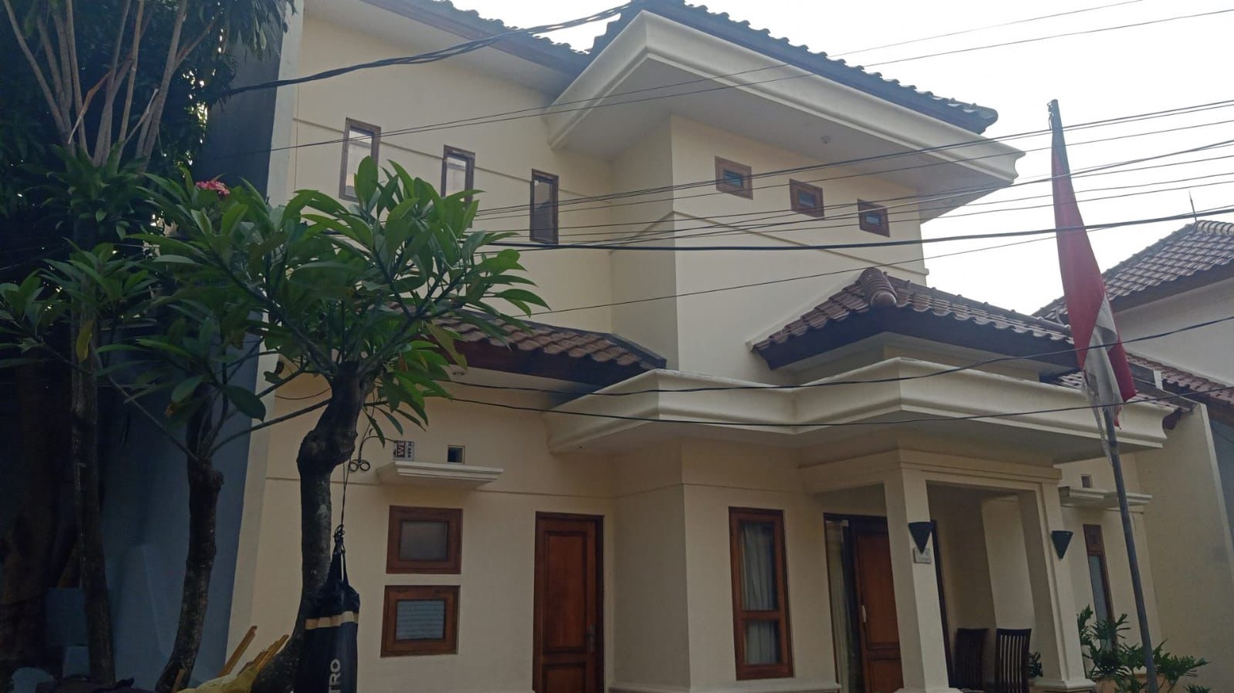 Rumah di Ciputat Posisi HOOK Bagus Siap Huni SHM