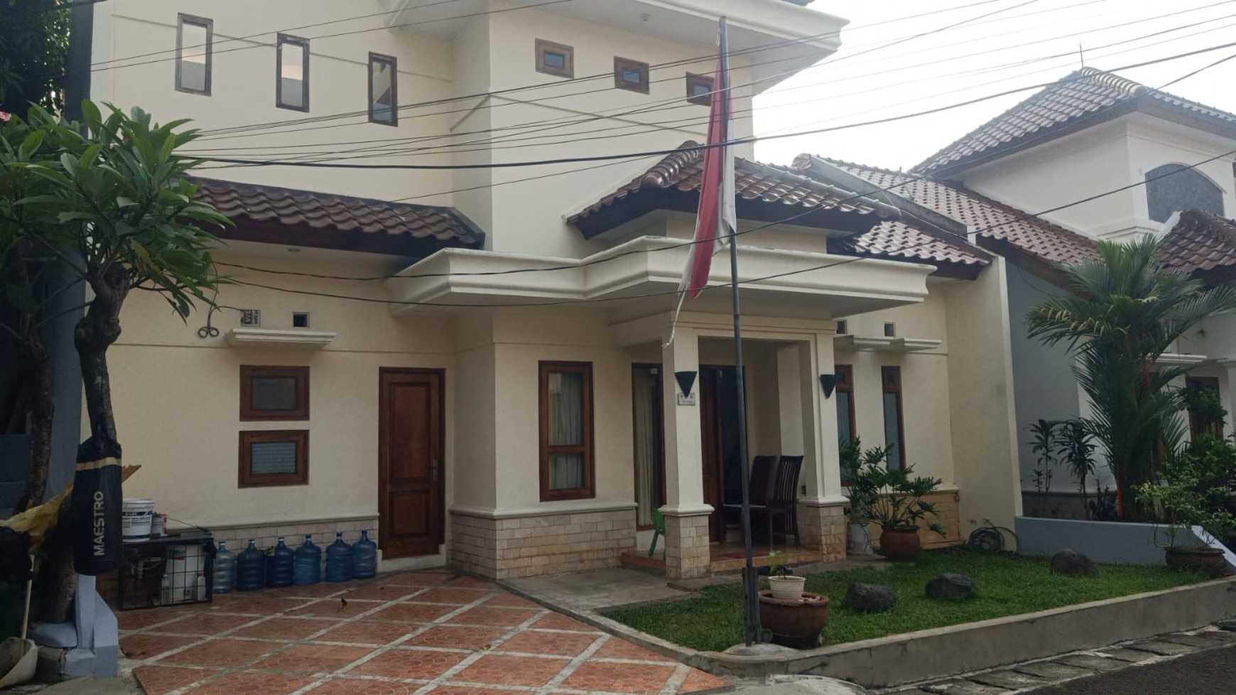 Rumah di Ciputat Posisi HOOK Bagus Siap Huni SHM