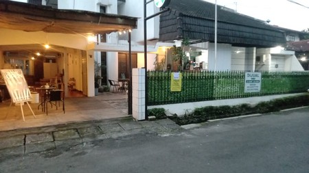 RUMAH MEWAH EXLUSIVE 2 LANTAI SUDAH ADA CAFE NYA LOKASI STRATEGIS  DI BUAHBATU KOTA