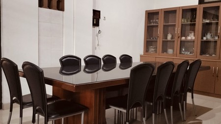 Rumah dikawasan Elit Jl. Prambanan, Menteng. Cocok untuk tempat tinggal  Duta Besar, atau guesthouse premium, 10 menit ke Bundaran HI.