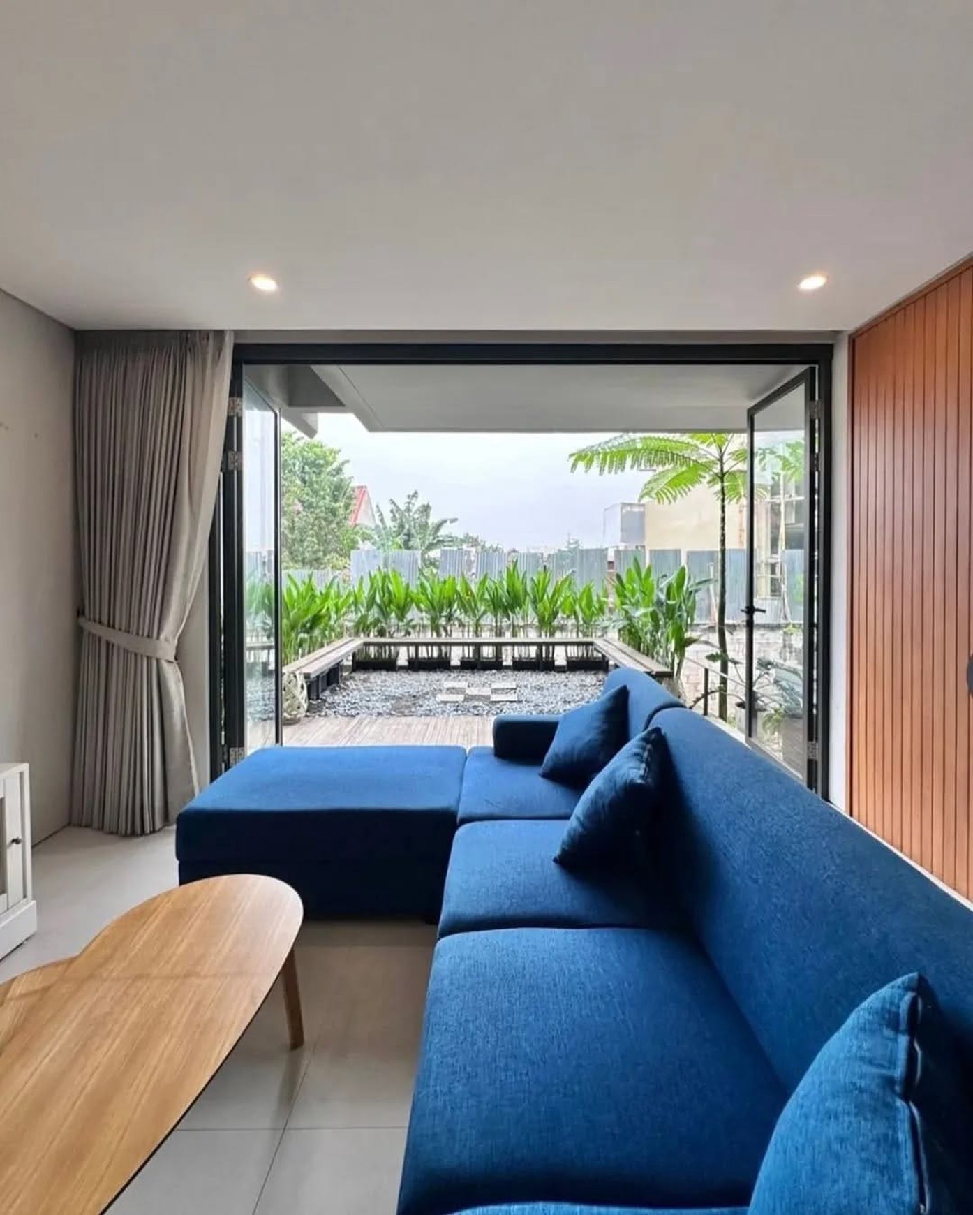 Brand NEW di Jak Sel!! Rumah 3 Lantai Cantik Semi Furnished Siap Huni @Pejaten, Jakarta Selatan