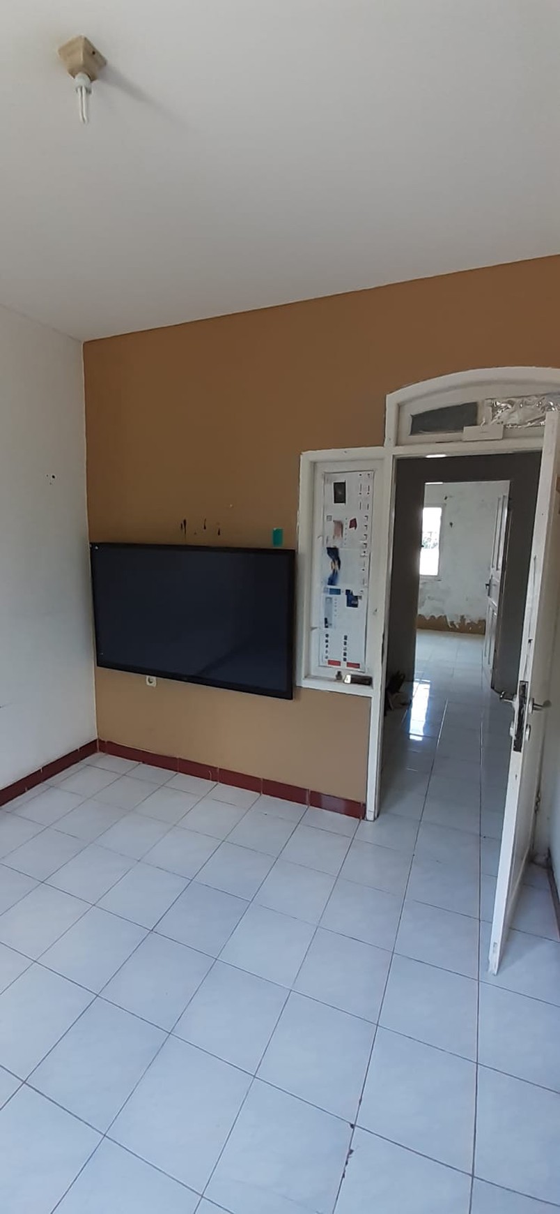 Rumah 2 Lantai Siap Huni dengan Hunian Nyaman dan Asri @Sektor 9, Bintaro.
