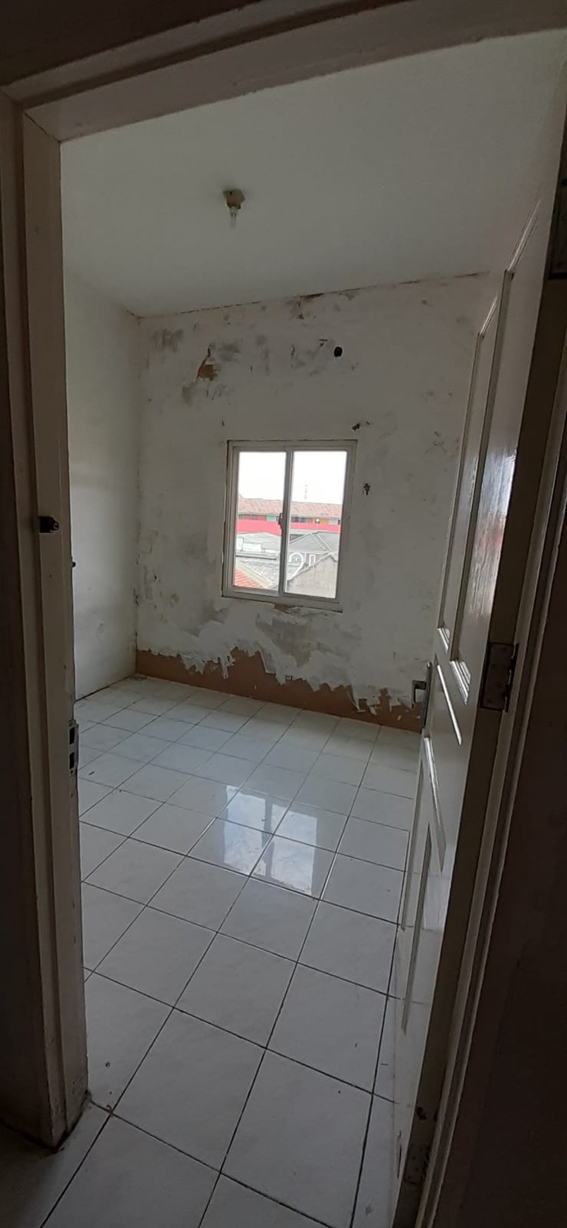 Rumah 2 Lantai Siap Huni dengan Hunian Nyaman dan Asri @Sektor 9, Bintaro.