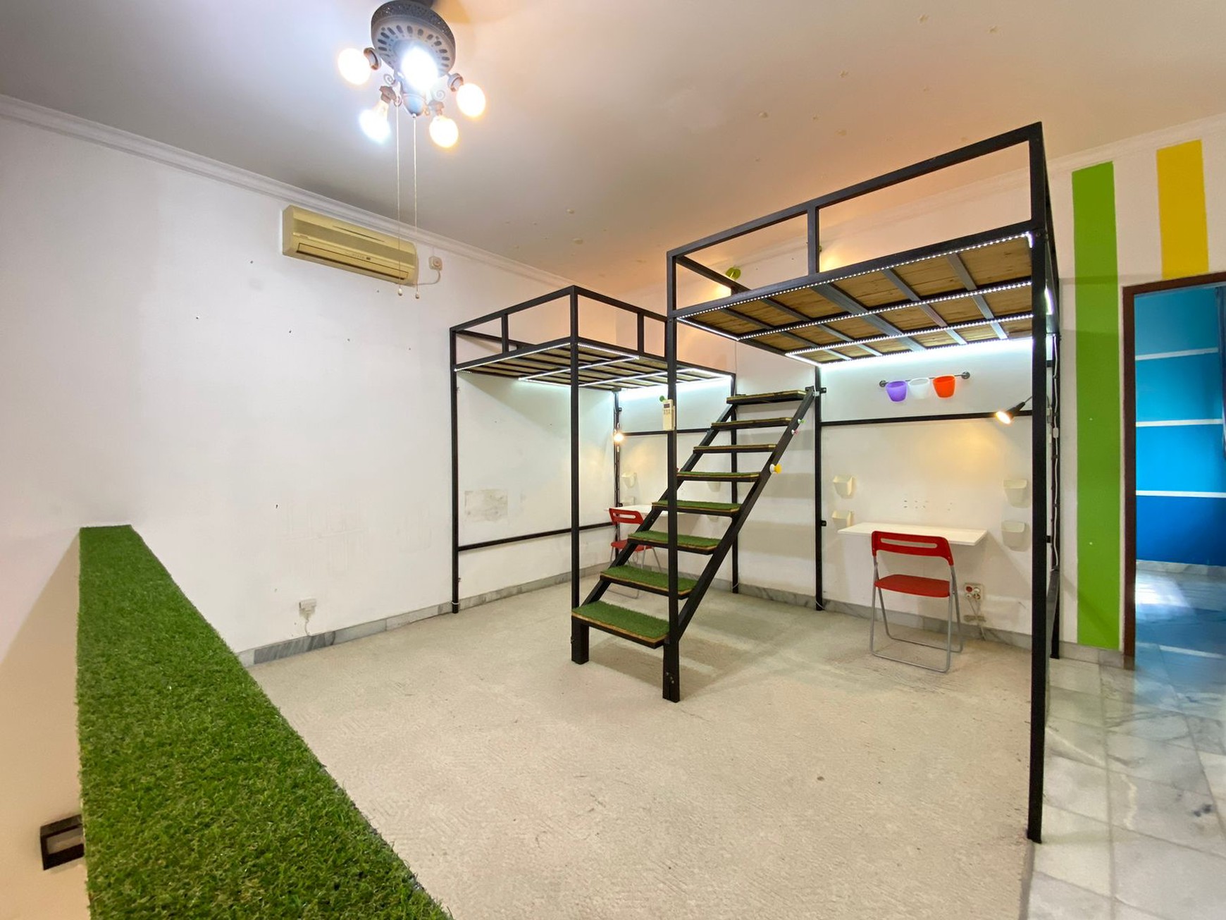 Hunian Cozy Siap Huni dalam Komplek Asri Cirendeu dengan Harga Super Terjangkau