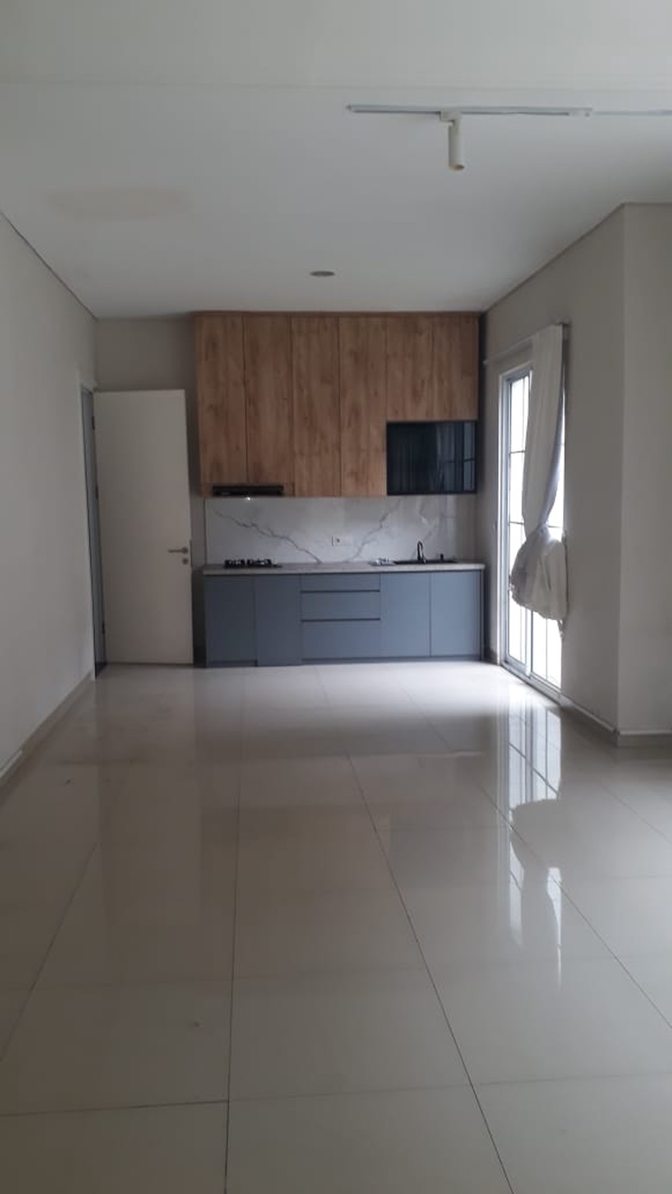 For rent open space house semi furnish at De Park De Maja BSD CITY
