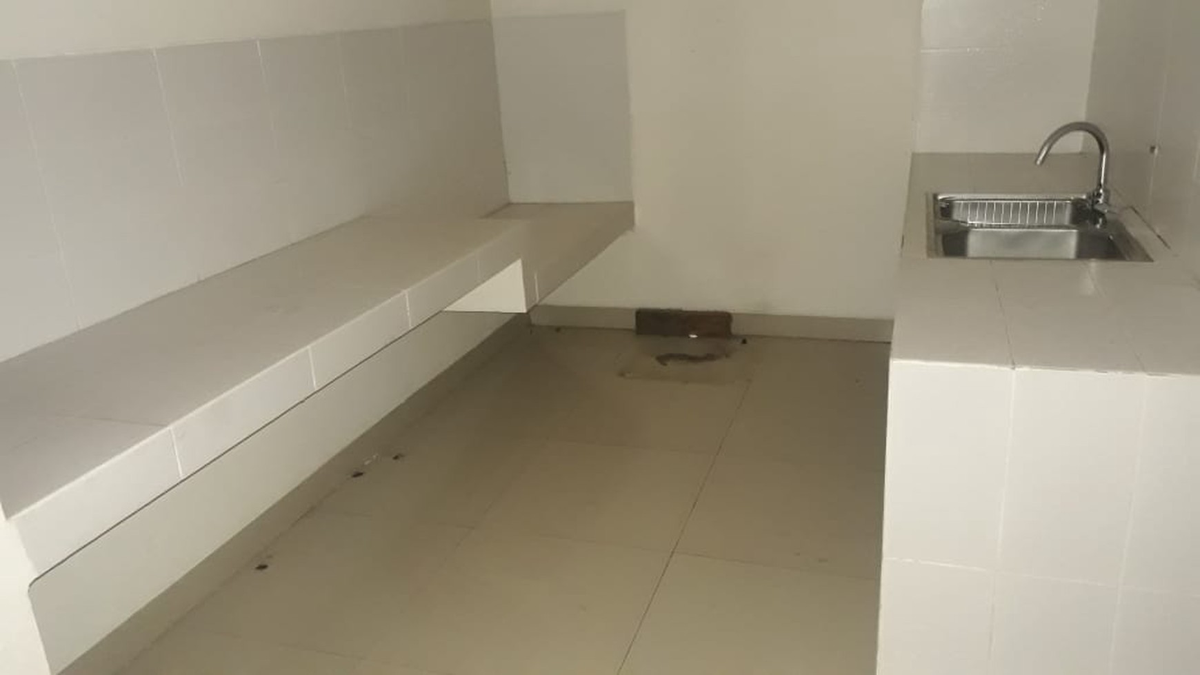 For rent open space house semi furnish at De Park De Maja BSD CITY