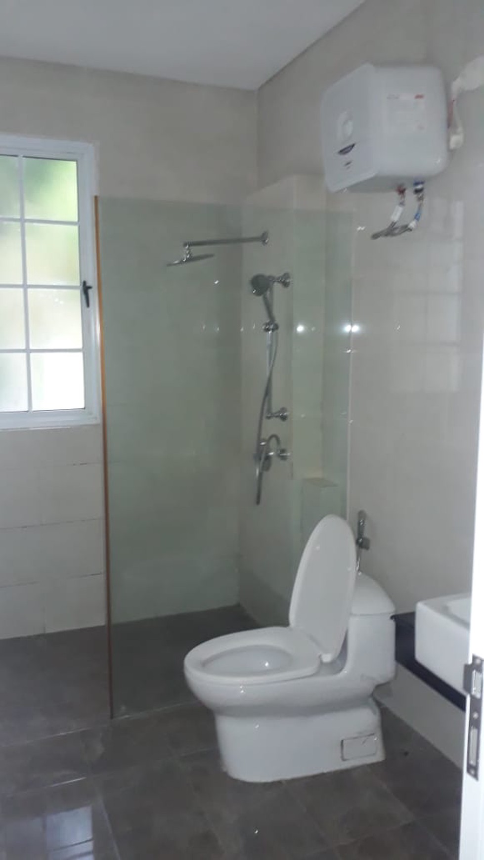 For rent open space house semi furnish at De Park De Maja BSD CITY