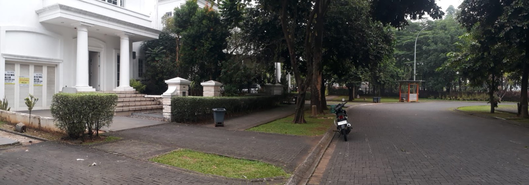 For rent open space house semi furnish at De Park De Maja BSD CITY