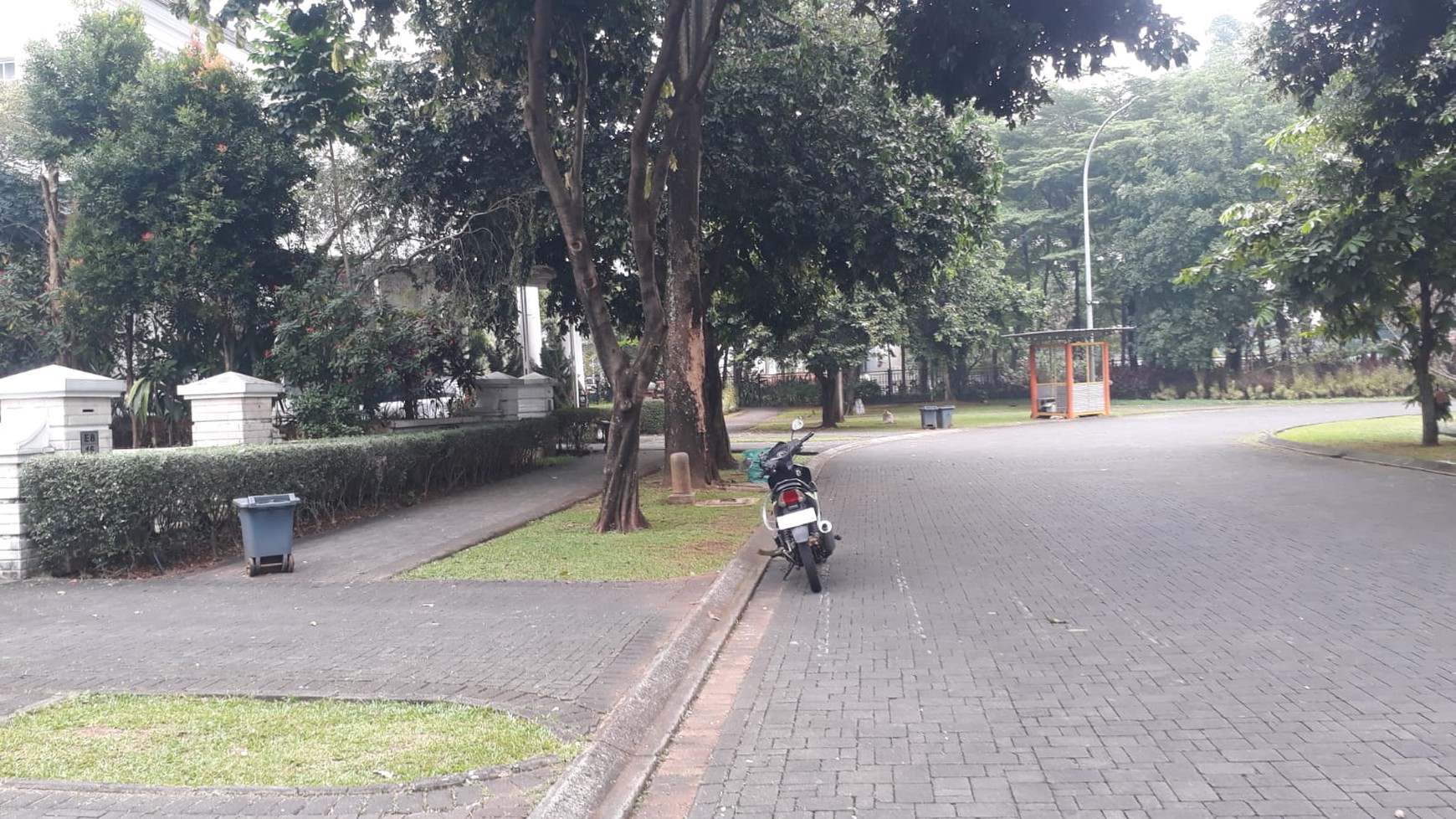 For rent open space house semi furnish at De Park De Maja BSD CITY