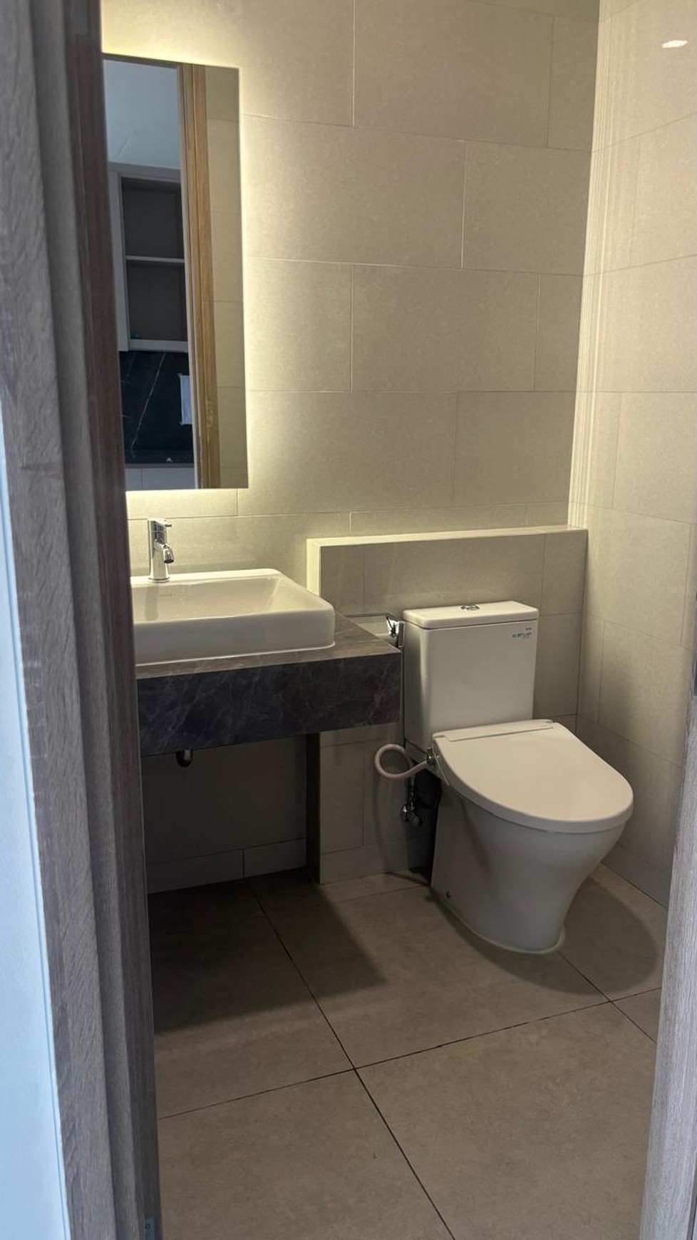 DISEWAKAN APARTEMEN UPPERWEST BSD