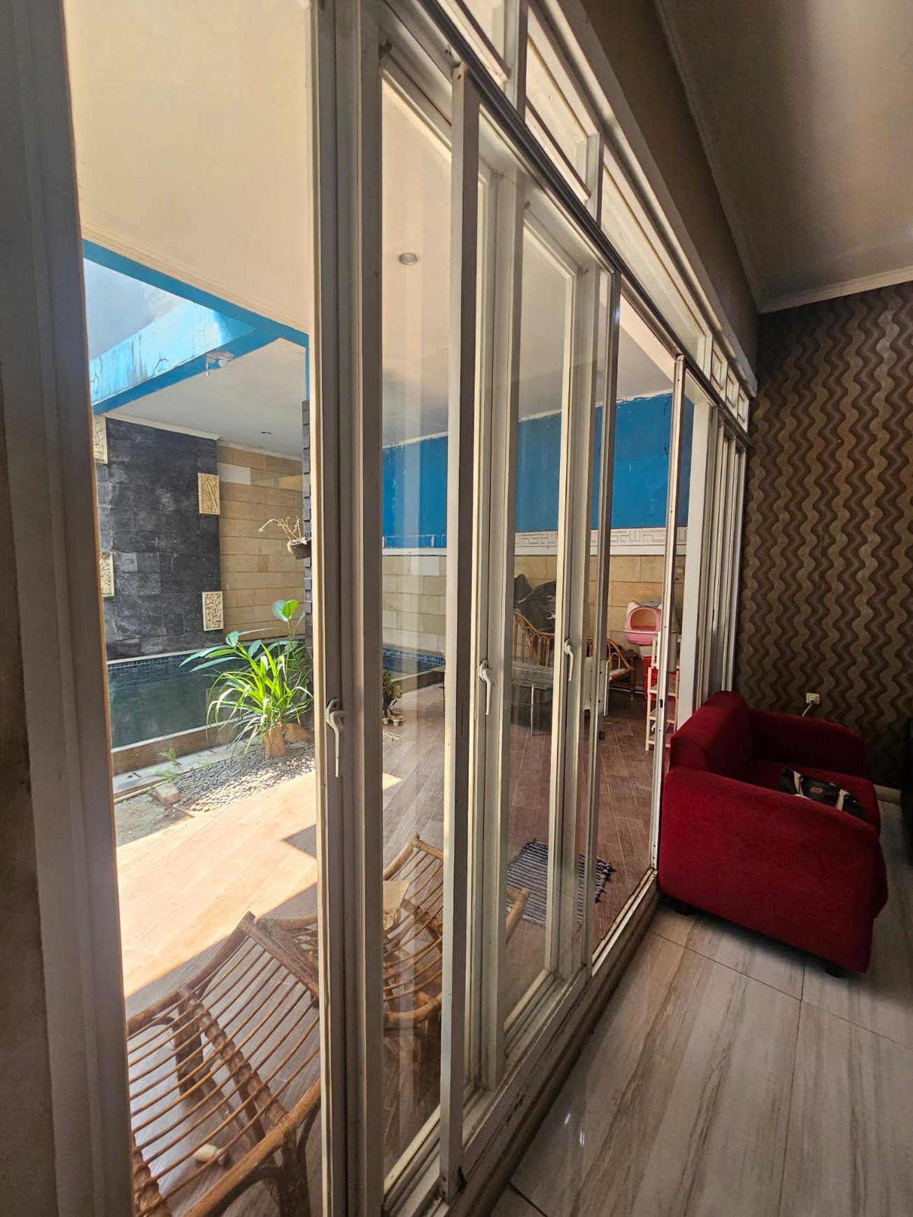 Rumah Mewah 2½ Lantai ada Kolam Berenang KM 5 KT 5 di Ciputat