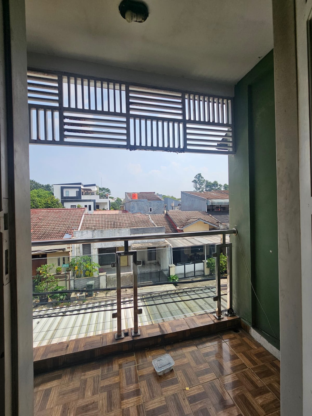Rumah Mewah 2½ Lantai ada Kolam Berenang KM 5 KT 5 di Ciputat