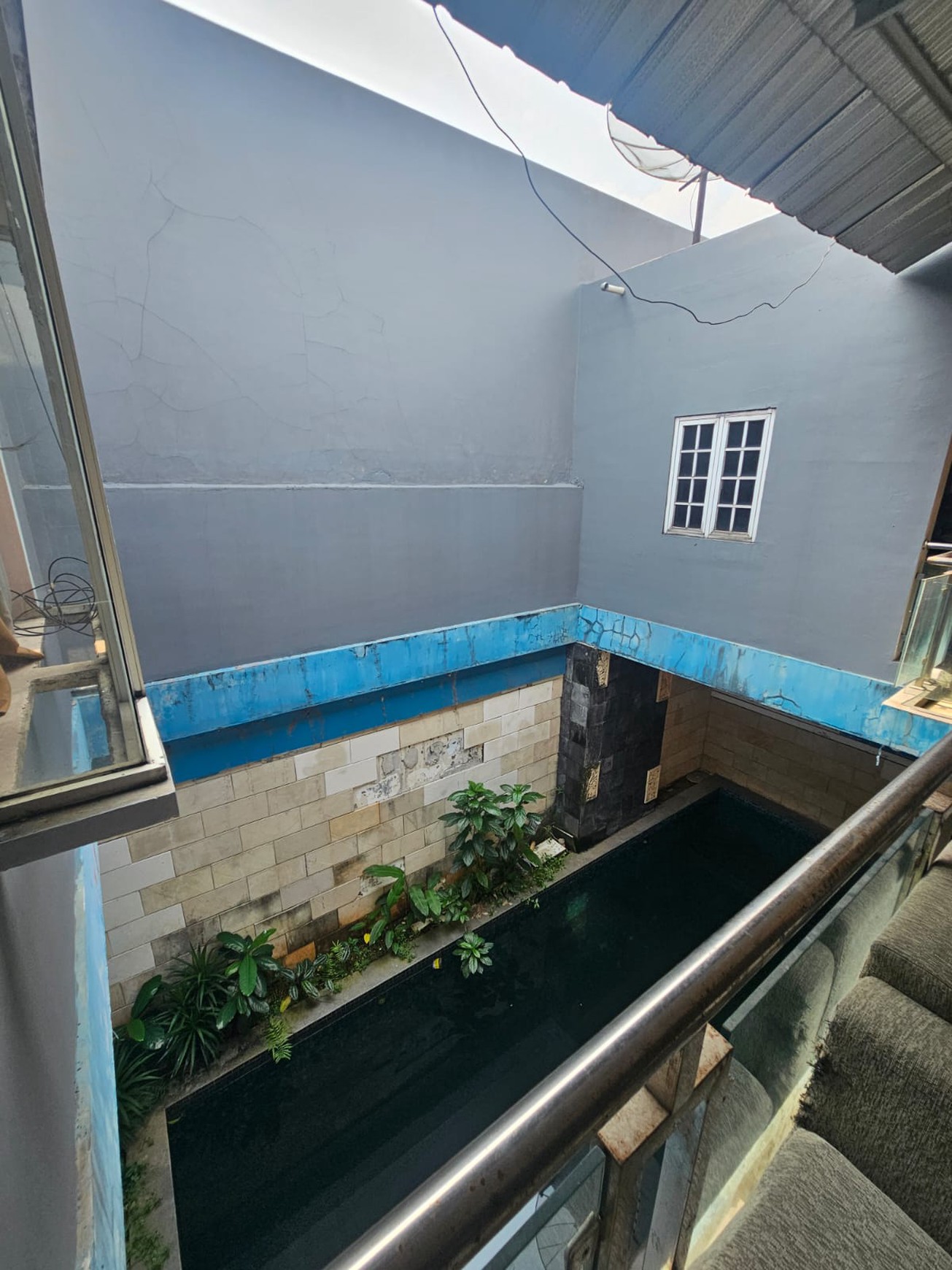 Rumah Mewah 2½ Lantai ada Kolam Berenang KM 5 KT 5 di Ciputat