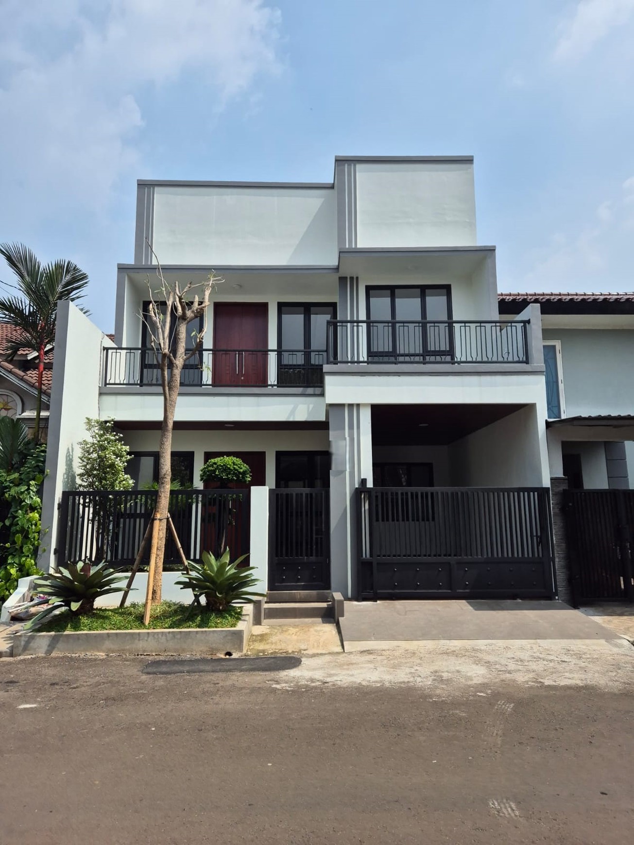 Rumah Brand New Modern design dengan lokasi stategis di Bintaro