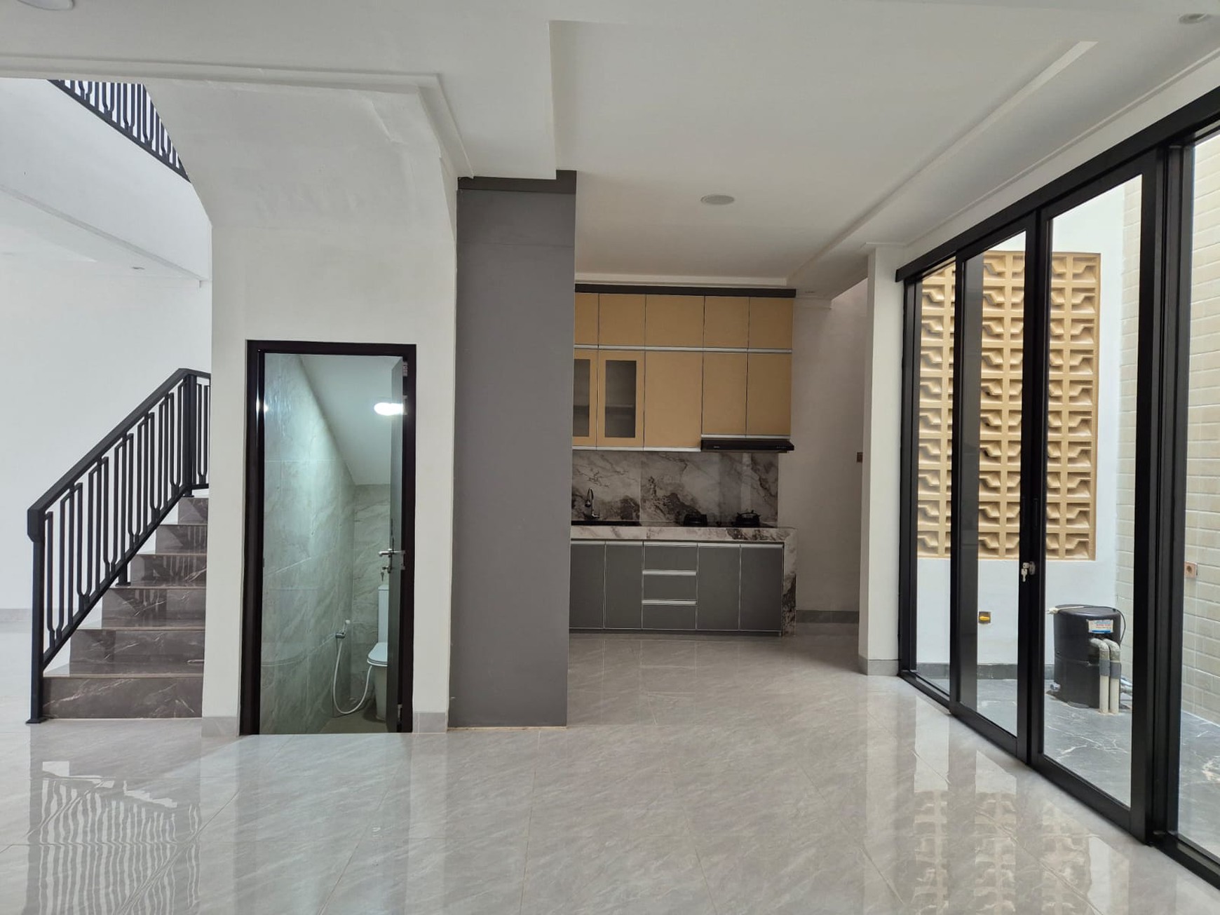 Rumah Brand New Modern design dengan lokasi stategis di Bintaro