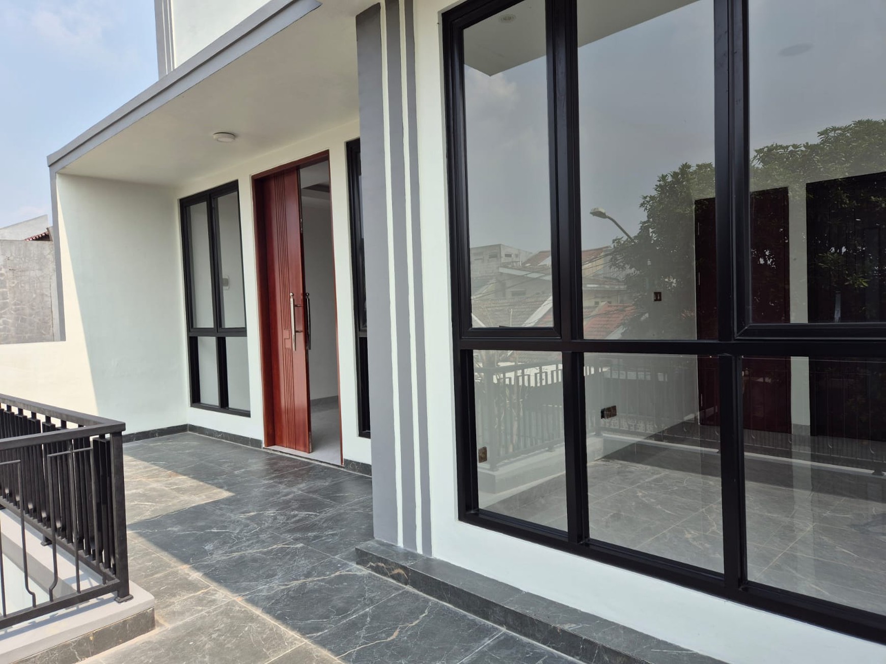 Rumah Brand New Modern design dengan lokasi stategis di Bintaro