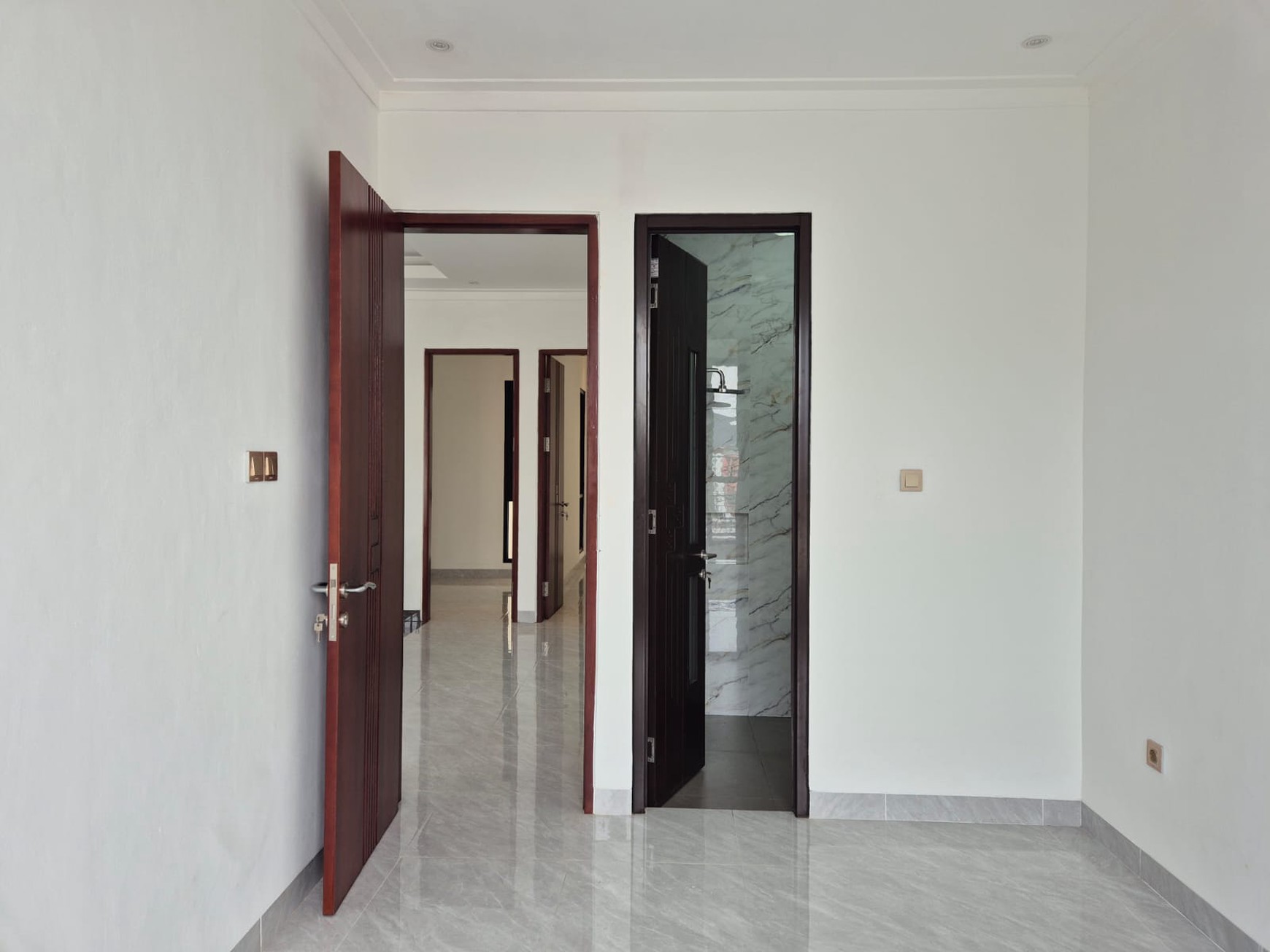 Rumah Brand New Modern design dengan lokasi stategis di Bintaro