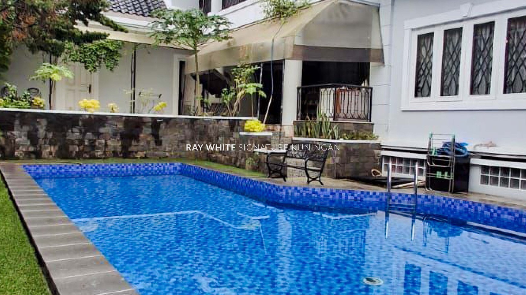 Dijual Rumah Mewah Di Patiunus , SHM