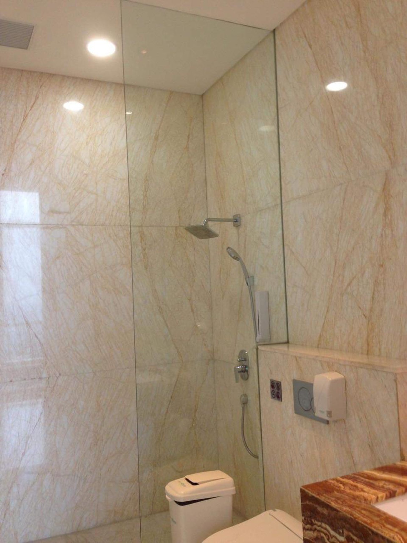 Luxurious 2 BR apartment in Pakubuwono House