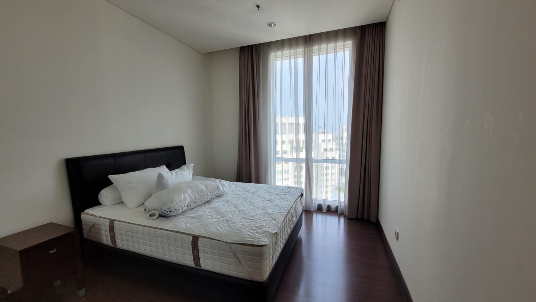 Luxurious 2 BR apartment in Pakubuwono House