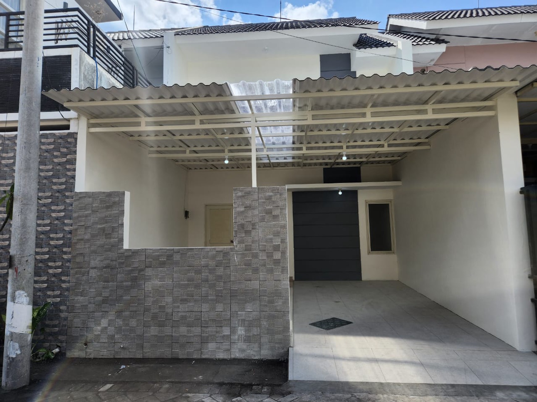 Jual rumah siap huni di Wiyung brantas permai surabaya barat