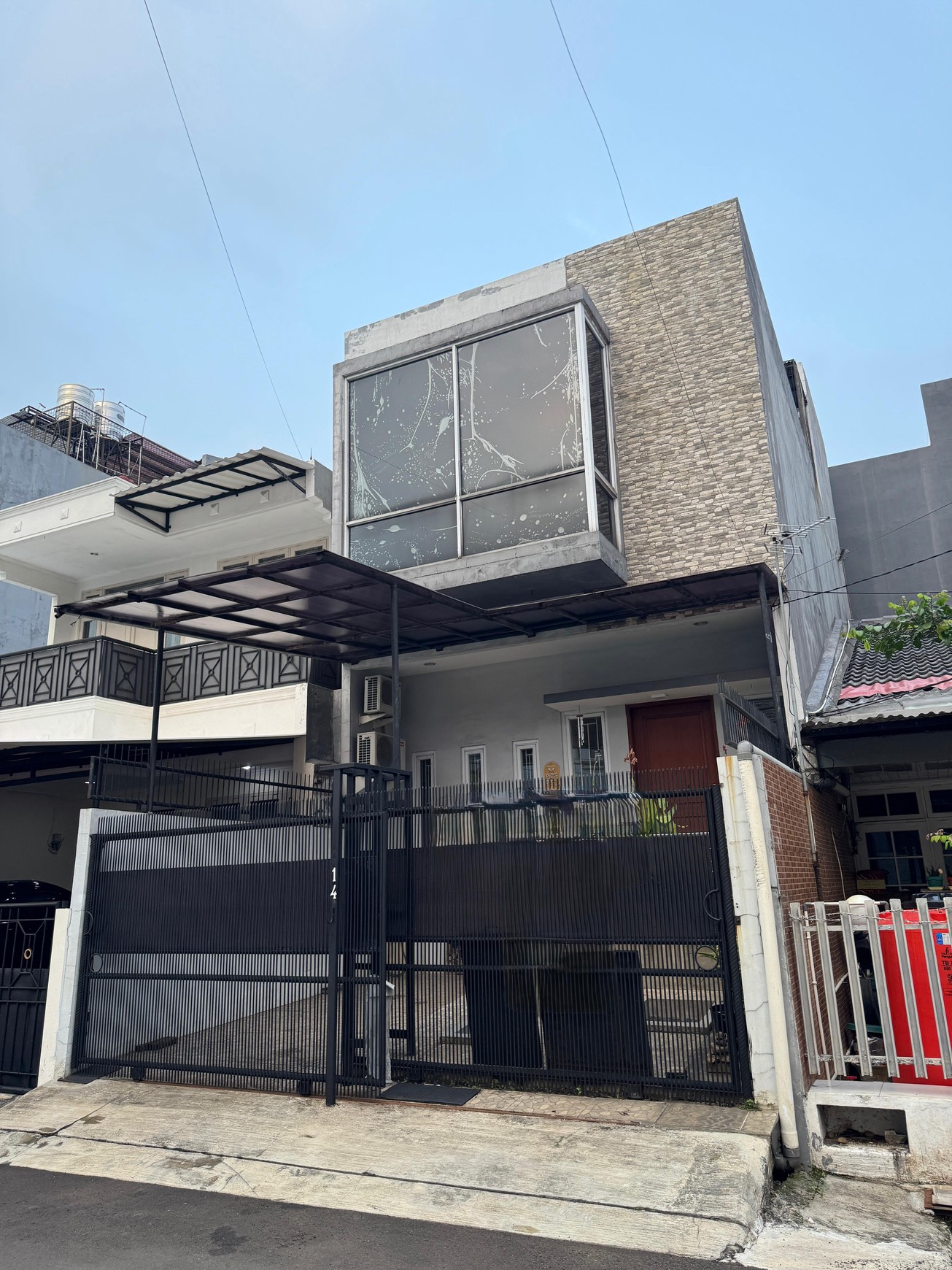 Di jual cepat rumah 2,5 lantai di Cengkir Barat Kelapa Gading Jakarta Utara