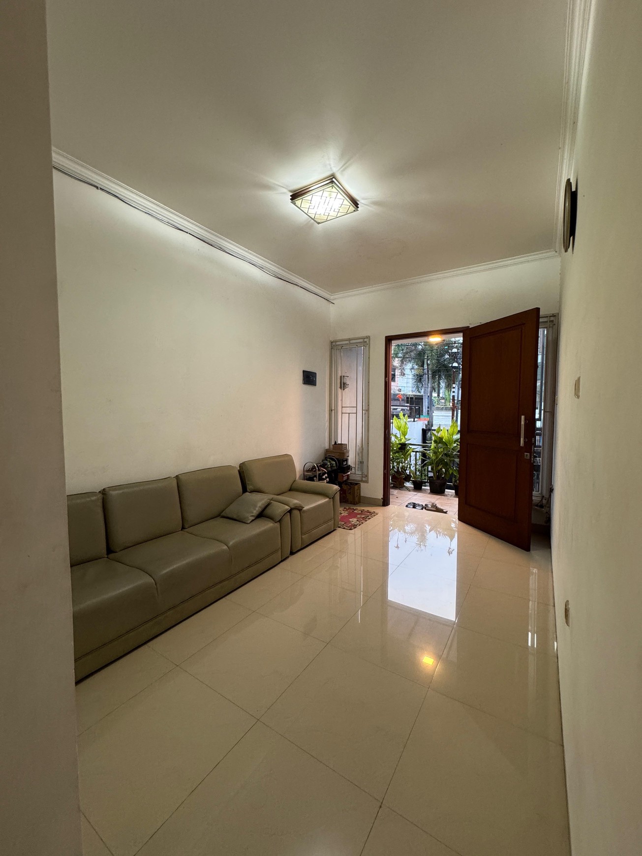 Di jual cepat rumah 2,5 lantai di Cengkir Barat Kelapa Gading Jakarta Utara