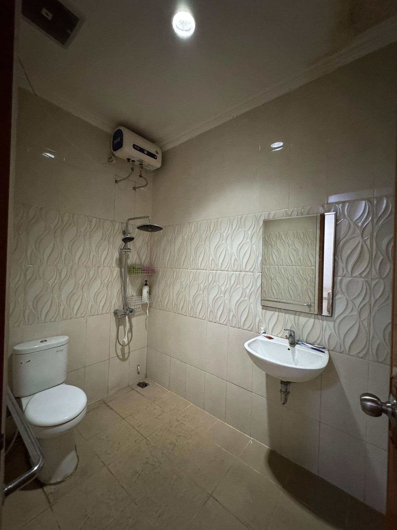 Di jual cepat rumah 2,5 lantai di Cengkir Barat Kelapa Gading Jakarta Utara