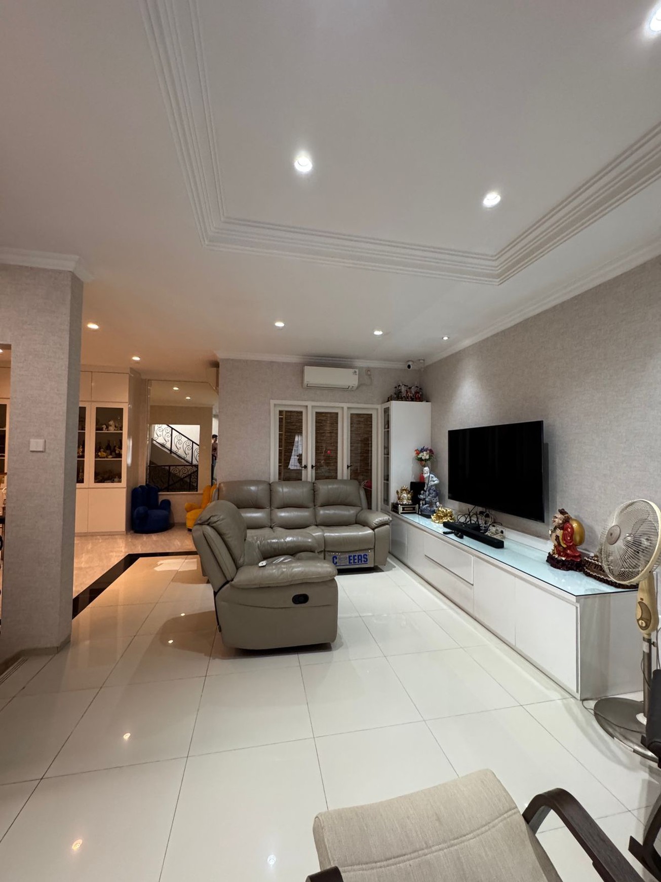 Dijual cepat rumah 3 lantai bebas banjir di Gading Grande Kelapa Gading Jakarta Utara