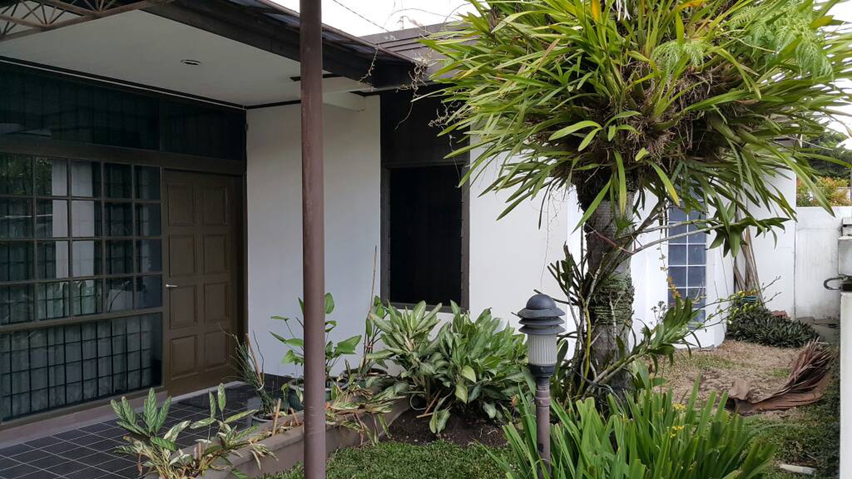 Rumah Kopo Permai Dekat Mainroad Bisa Jadi Ruang Usaha Jalan Lebar